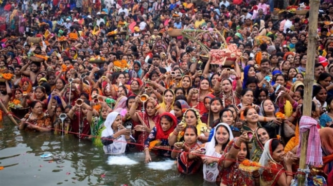 Delhi HC upholds AAP govt order barring Chhath Puja celebrations at public places