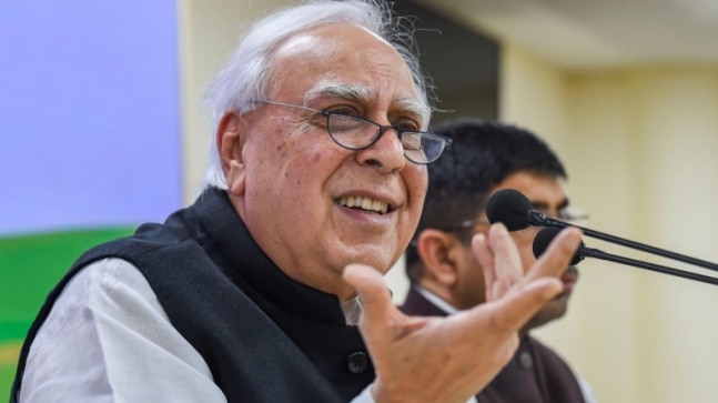 Gehlot right, Kapil Sibal’s remarks on Congress will only hurt party, says Tariq Anwar