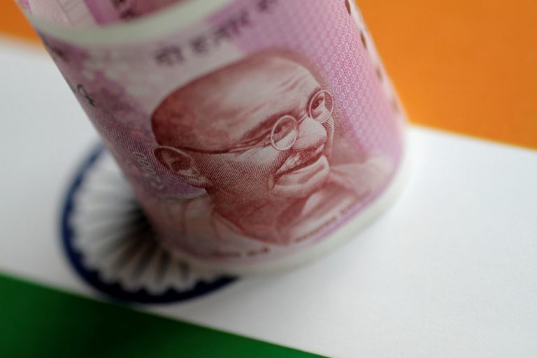 Rupee Rises 4 Paise to 73.51 Against US Dollar in Early Trade