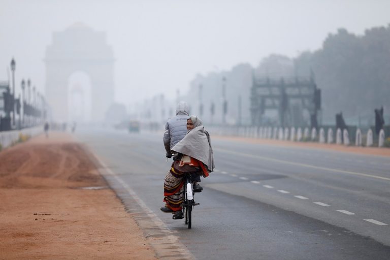 Cold Wave Sweeps Delhi, Minimum Temperature Dips to 3.4 Degrees Celsius