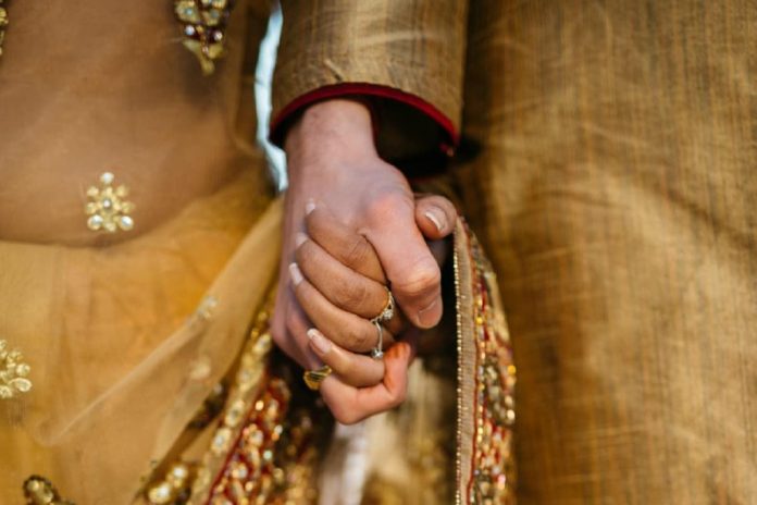 'Can Live on Own Terms': Amid UP's Arrest Spree Under 'Love Jihad' Law, Alld HC Reunites Interfaith Couple