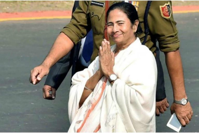 BJP Calling Up TMC Leaders, Trying to Coerce Them to Join Saffron Camp: Mamata