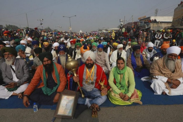 Amid Slogans and Speeches, Farmers Observe ‘Bharat Bandh’ at Delhi’s Tikri Border