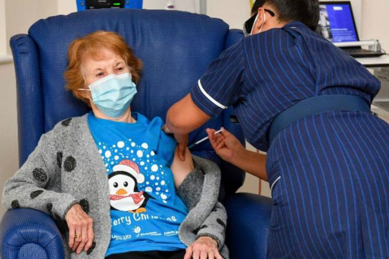News18 Evening Digest: 90-year-old British Woman Gets Pfizer Vaccine Outside Trial, Farmers Continue to Protest and Other Stories