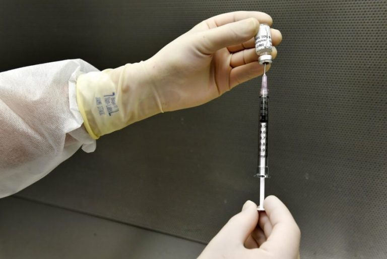 Fever, Pain Among Minor Side Effects After Getting Covid-19 Shots, Says Health Ministry