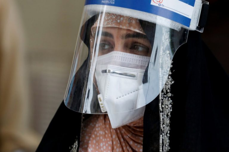 Face Shields Not Effective Against Covid-19 Without Masks, Says Study