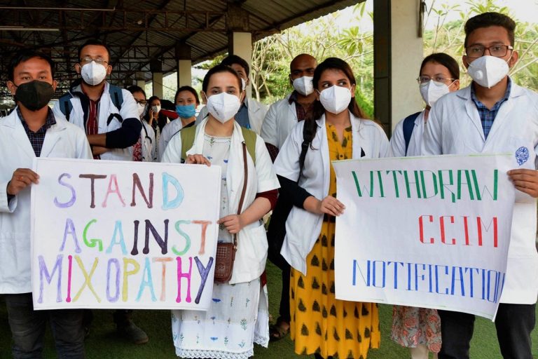 Doctors Across Country Join IMA’s Call for Protest, Some Withdrew Services, Others Sported Black Ribbons