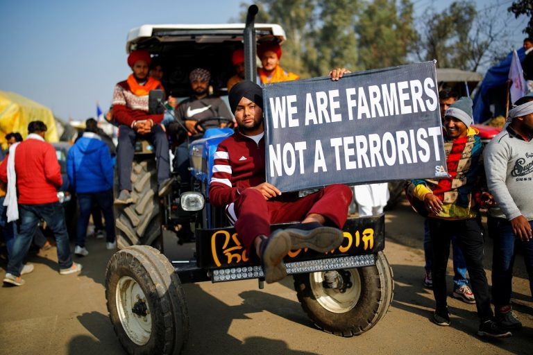 Farmers’ Protest LIVE Updates: Farmers on Relay Hunger Strike Today as Govt Invites for Talks; Will Quit Politics if MSP Abolished, Says Khattar