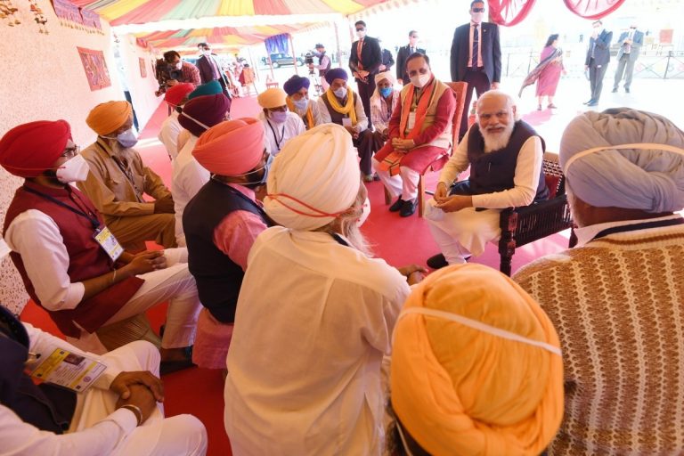 Farmers’ Protest LIVE Updates: On Day 23 of Stir, PM Modi to Address MP Farmers as Agri Min’s Open Letter Assures to Consider Their Issues