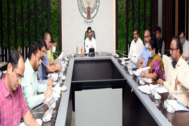 Mysterious Disease: Andhra CM Jagan Reddy Directs Regular Tests of Food, Drinking Water in All Districts