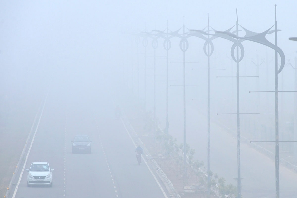 At 3.9 and 4.3 Degrees Celsius, Delhi & Chandigarh Remain Colder Than Shimla