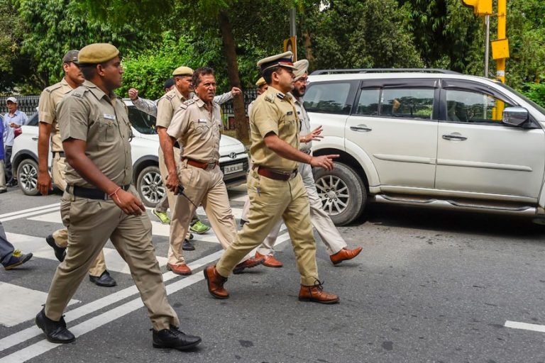 UP Girl Critical, Suffers 54% Burns After Acid Attack While Returning from Coaching Class