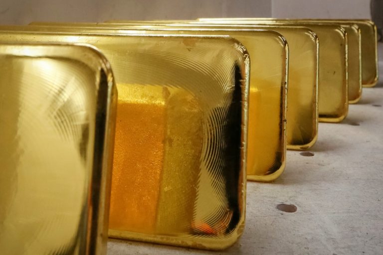Two Held at Delhi Airport for Smuggling Gold, High Quality Iranian Saffron & Cigarettes Worth Rs 50 Lakh