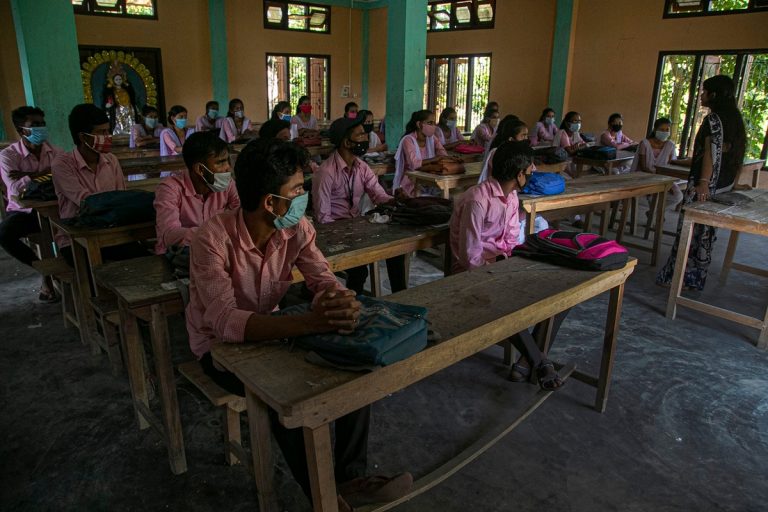 School Associations in Karnataka Mull Moving High Court Over Blanket 30% Fee Cut for Students