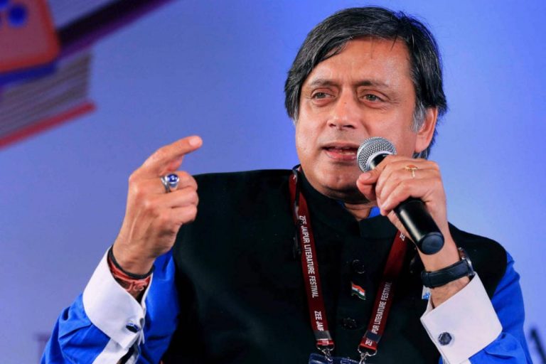 R-Day Violence: Delhi Police Files Case Against Shashi Tharoor, 6 Scribes Over Tweets on Farmer’s Death