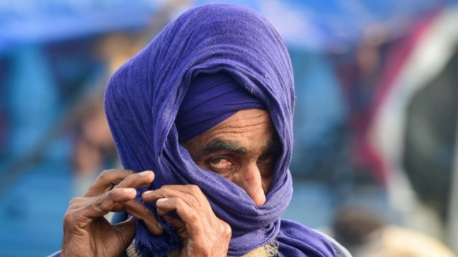 Farmers vs ‘locals’ at Singhu, Tikri borders; more protesters to join stir at Ghazipur | Key points
