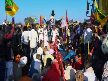 Hundreds of farmers continue to protest at UP Gate, ignore Ghaziabad administration’s ultimatum to vacate