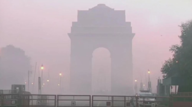 Trains delayed due to dense fog in North India; Delhi’s air quality ‘very poor’