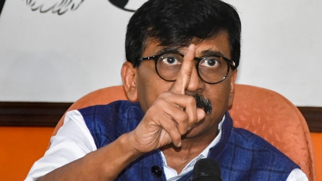 Shiv Sena calls Karnataka minister ‘insane’ over demand to include Mumbai in Karnataka