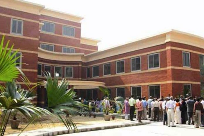 Delhi University Reopens Central Library for Research Scholars, Faculty Members