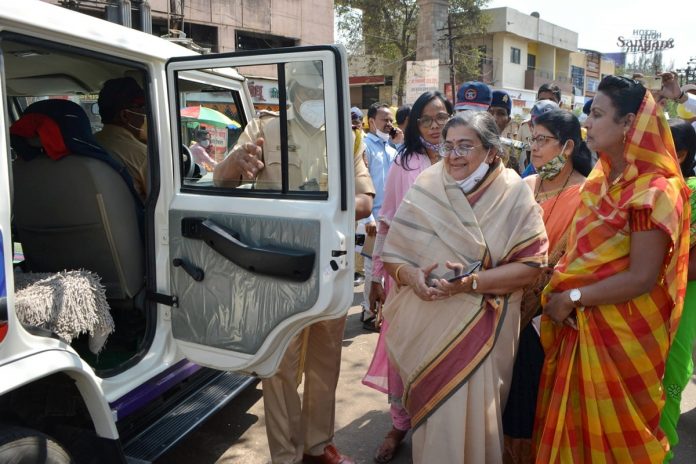 'Rasta Roko' Staged in Maha's Karad and Kolhapur, Prithviraj Chavan's Wife and Several Farmers Detained