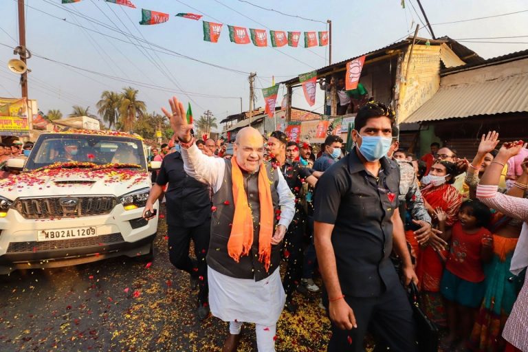 News 18 Afternoon Digest: Amit Shah’s Bengal Trip Makes TMC Jittery; Congress Promises ‘Dating Destinations’ for Youth in VMC Polls Manifesto and Other Stories