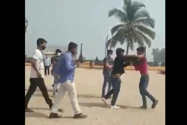 Questioned Over No Mask, Juhu Beach Visitor Showers Blows, Abuses at Mumbai Civic Body Marshal
