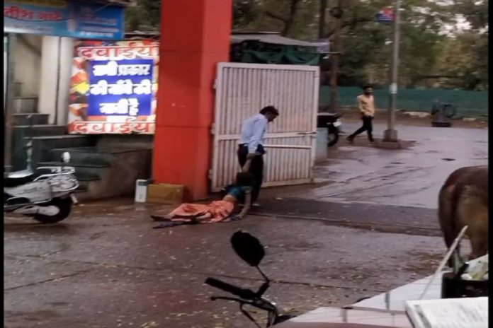 Mentally Ill Woman Dragged Off Govt Hospital Premises in MP's Khargone