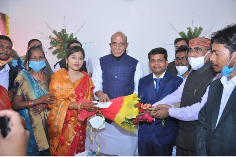 Rajnath Singh Attends Wedding of Doctor 20 Years After Taking Over Responsibility of His Education