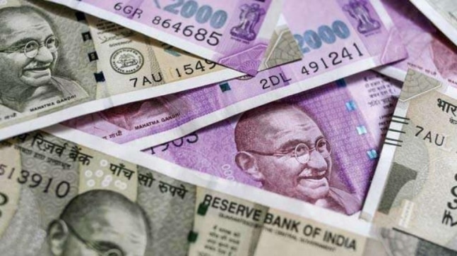 Fire in Mumbai-bound SUV, wind blowing wads of currency help MP Police seize Rs 1.74 crore