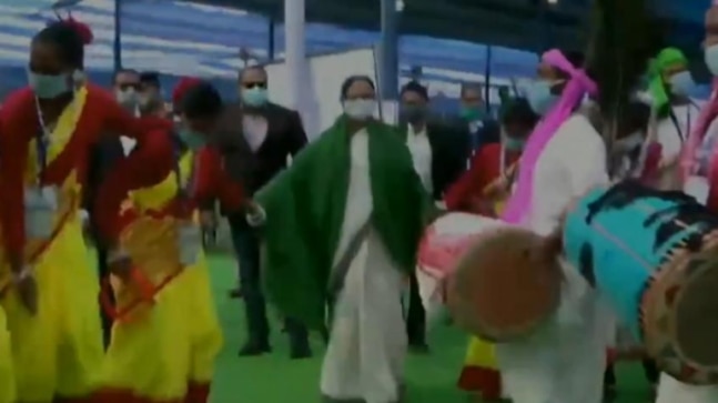 Mamata Banerjee dances during mass wedding ceremony in Bengal's Alipurduar | Watch