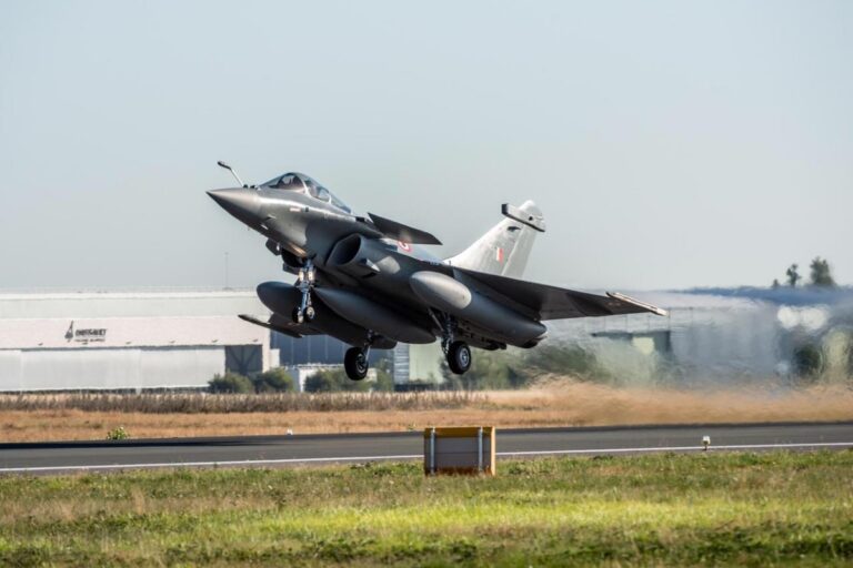 3 Rafale Jets from France Will Arrive in Gujarat Today, Mid-air Refuelling to be Done by UAE Air Force