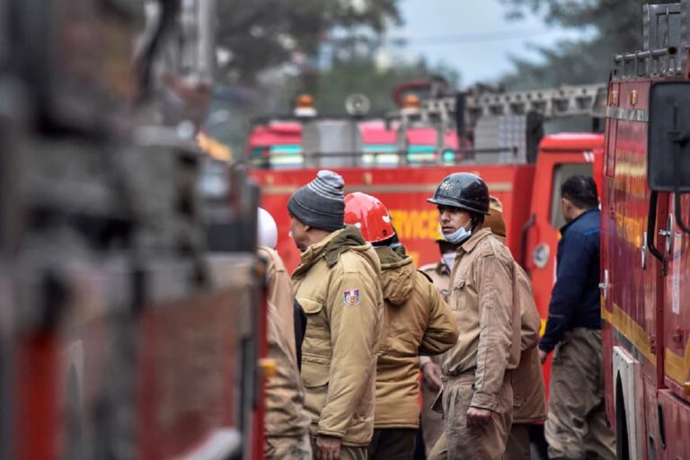 Bank Building in Kolkata’s Congested Strand Road Catches Fire