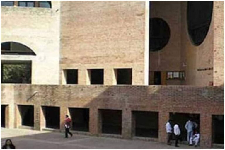 Covid-19 Surge in Colleges: 40 Active Cases at IIM Ahmedabad, 25 at IIT Gandhinagar