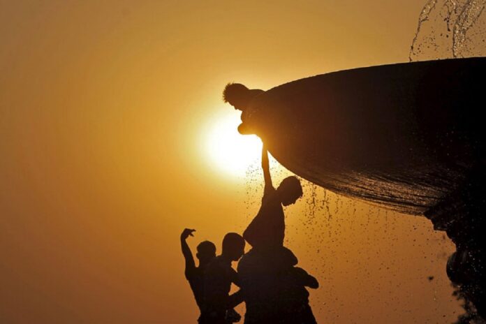 Delhi Records Minimum Temperature of 18.8 Degrees Celsius, Air Quality in 'Poor' Category