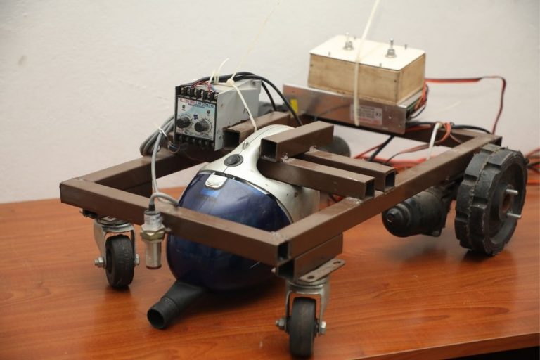 Tamil Nadu Students Develop Low-cost, Portable Machine That Can Collect Discarded Plastic Bags