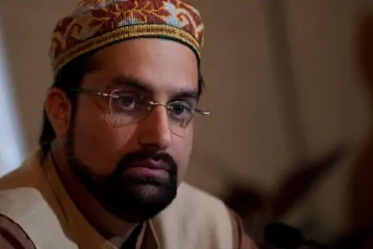 Clashes Erupt in Srinagar Over House Arrest of Hurriyat Leader Mirwaiz Umar Farooq