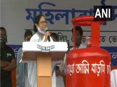 West Bengal Assembly election 2021: ‘Poribortan in Delhi, not Bengal’, Mamata takes aim at PM Modi in Siliguri rally