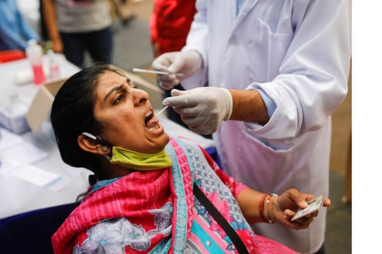Coronavirus News LIVE Updates: Cong Wants Mumbai’s Vaccine Rollout to be ‘Decentralised’, Says Lockdown not the Answer; Kalyan Covid Center Staff Found ‘Partying’