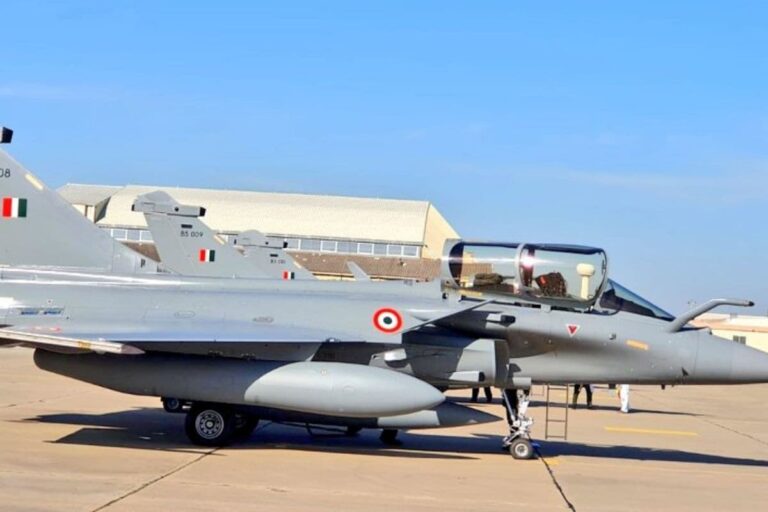 From France to India: A Look at the Journey of the Three Rafale Fighter Jets Arriving Tonight