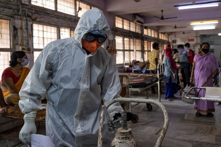 Oxygen Supplies to Delhi Hit as UP Govt Stations Officers at Greater Noida Plant