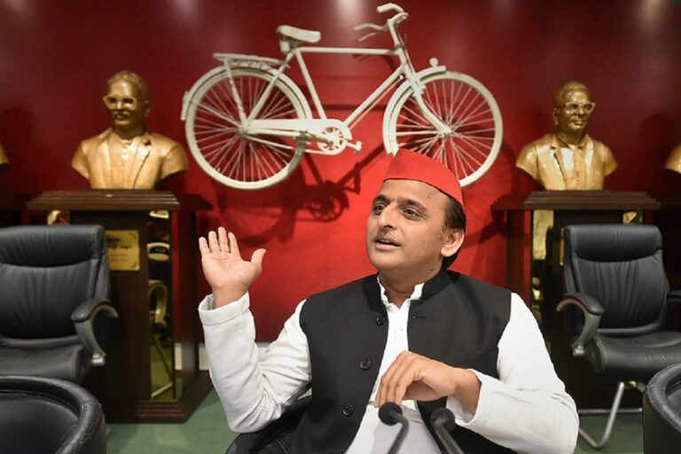 Akhilesh Yadav, UP Minister Ashutosh Tandon Test Positive for COVID-19