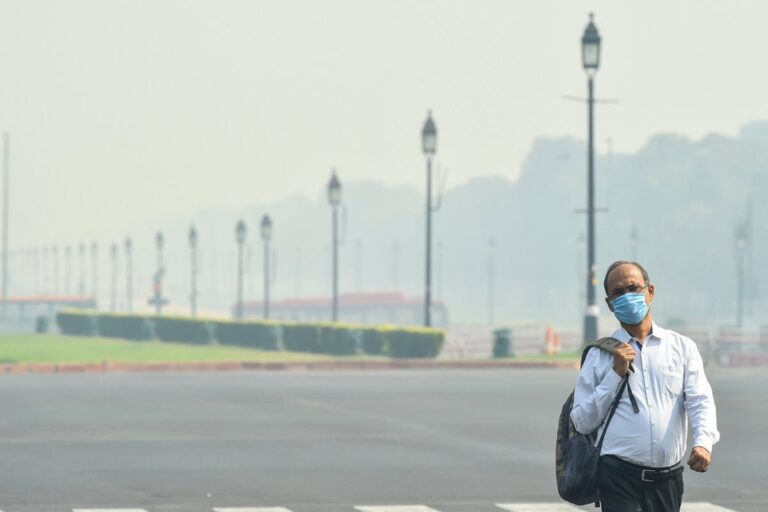 Delhi Sizzles at 44 Degrees Celsius, Records Hottest Day of Season