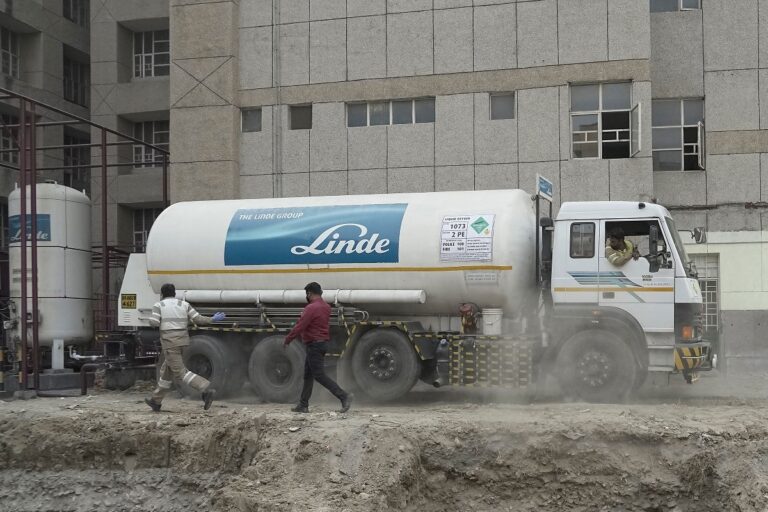 Oxygen Tanker Headed to Madhya Pradesh Gets Stuck in UP, Officials Call for Help
