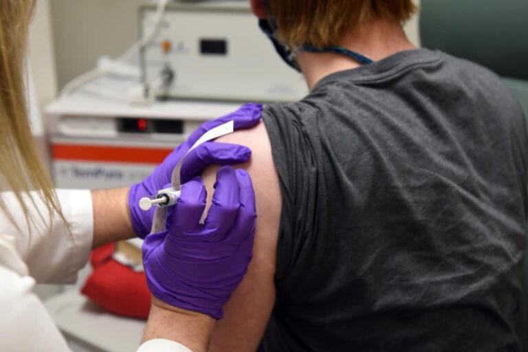 US Reaches 100 million Vaccines as Europe Struggles to Speed Process