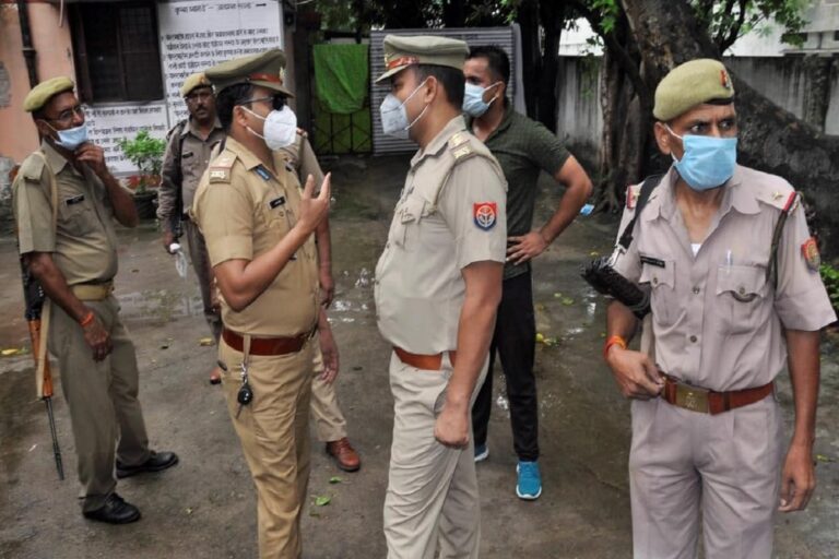 ‘We are Lab Rats’: 2 MP Men Booked for ‘Spreading Confusion’ on Covid-19 Vaccine Drive