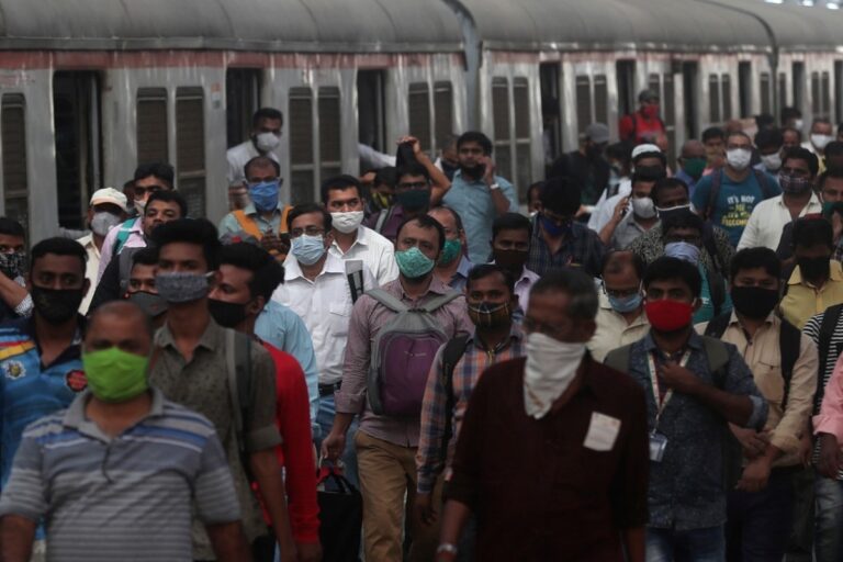 Central Railway Appeals to People Against Circulating Fake Videos of Rush on Trains