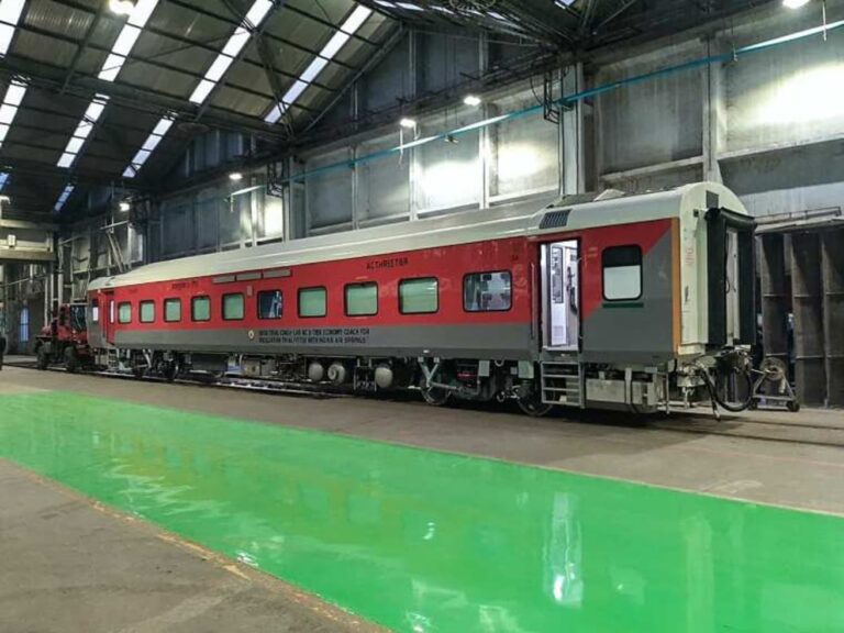 Sale of Platform Tickets Stopped at 6 Mumbai Stations: CR