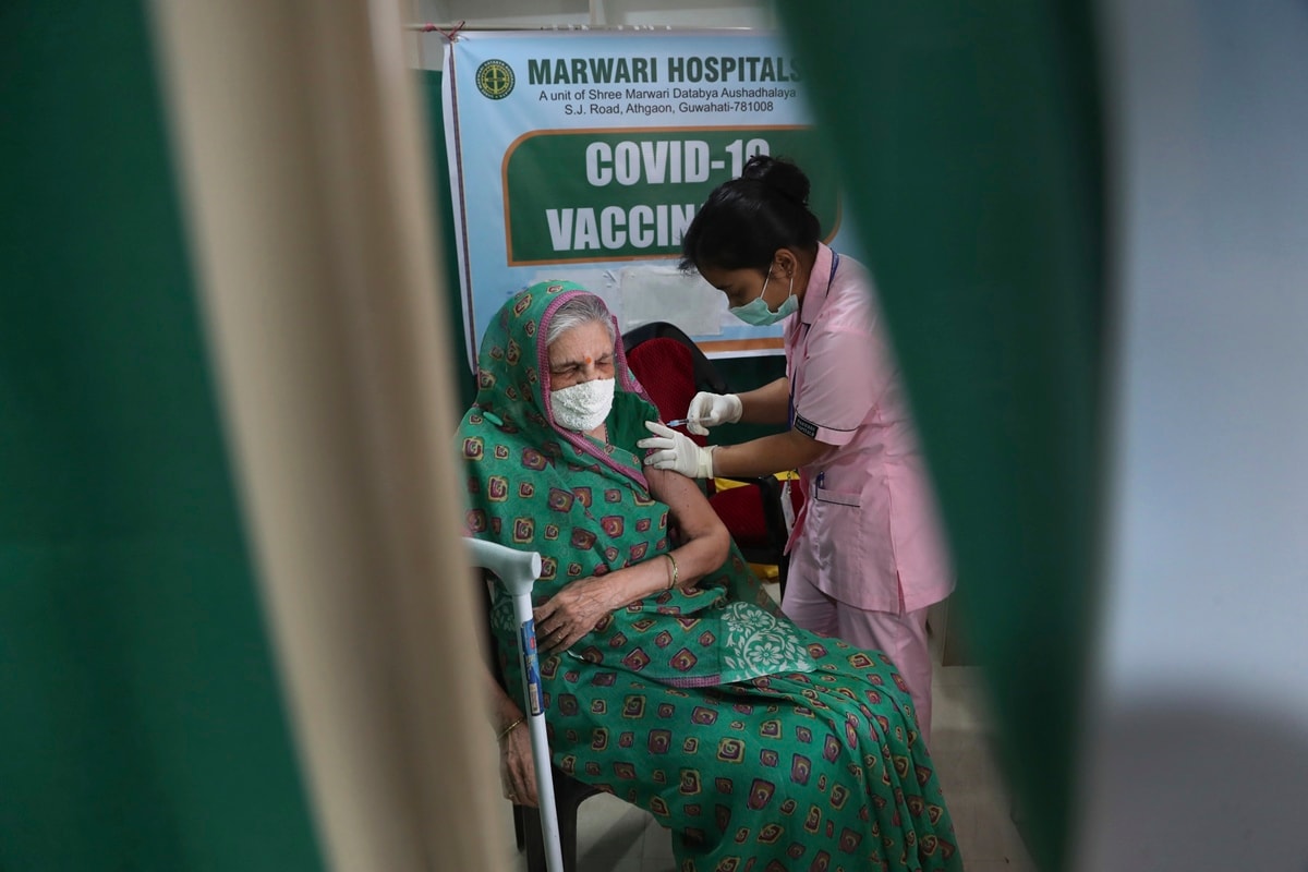 Coronavirus News LIVE Updates: IMA Urges PM Modi to Open Vaccinations for All Citizens Aged Above 18 as Covid Cases Spike