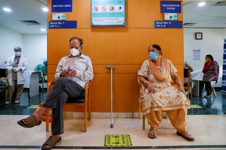 Plea in Bombay HC Seeks Door-To-Door Covid-19 Vaccination for People Above 75 Years